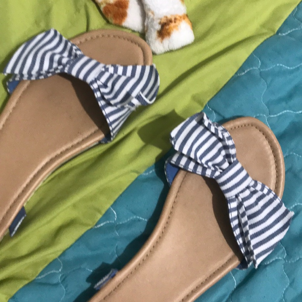 Sandals - Picture 2 of 2